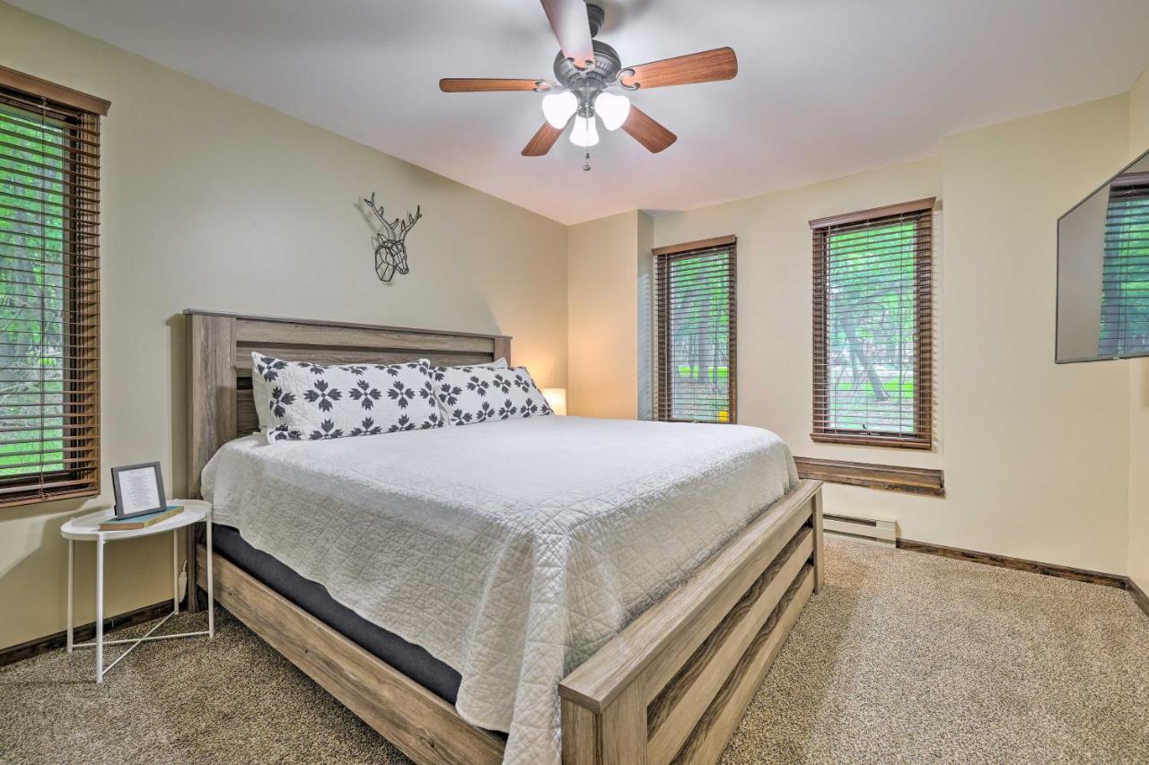 Holiday home Family-friendly Poconos Escape With Fire Pit! Albrightsville