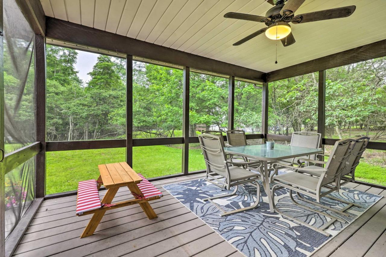 Family-friendly Poconos Escape With Fire Pit! Albrightsville