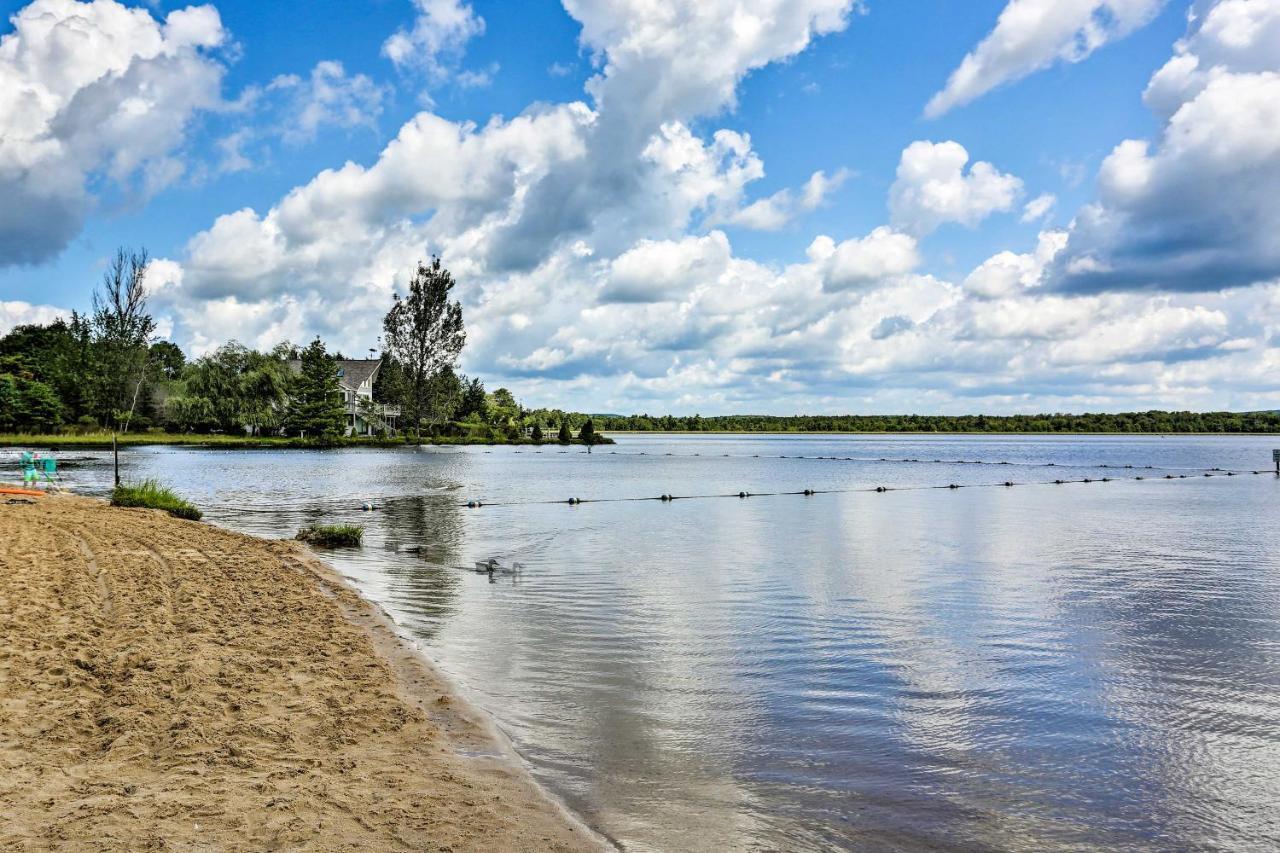 Holiday home Family-friendly Poconos Escape With Fire Pit! Albrightsville