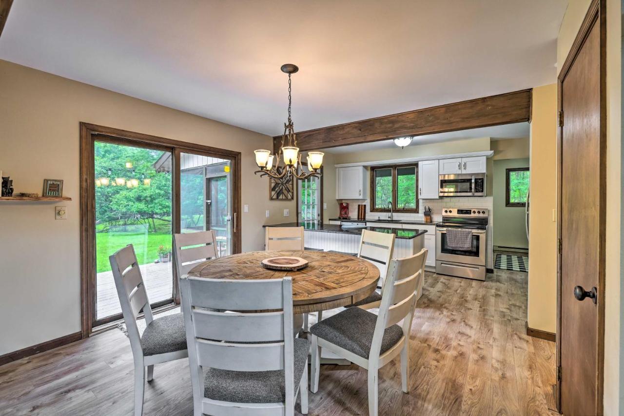 Holiday home Family-friendly Poconos Escape With Fire Pit!