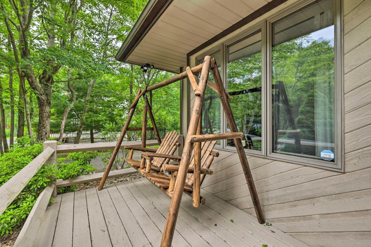 Family-friendly Poconos Escape With Fire Pit! Holiday home
