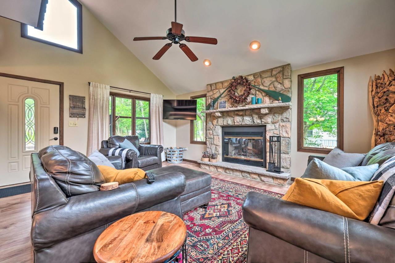 Holiday home Family-friendly Poconos Escape With Fire Pit! *